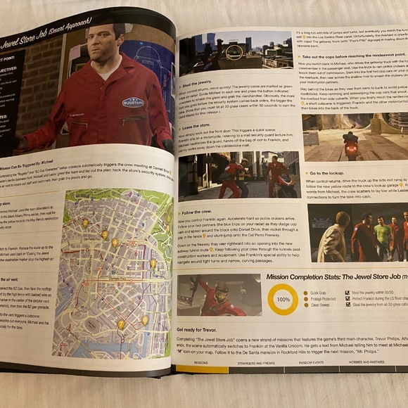 Grand Theft Auto V Limited Edition 429 pages. New - Picture 5 of 7